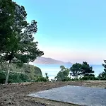 By The Sea - Grilli 3 * Lacona