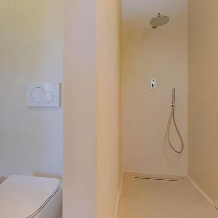 By The Sea - Grilli 3 לקונה