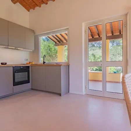 By The Sea - Grilli 3 *