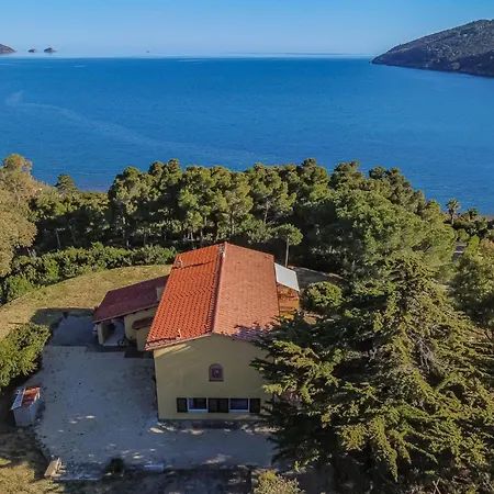 By The Sea - Grilli 3 *